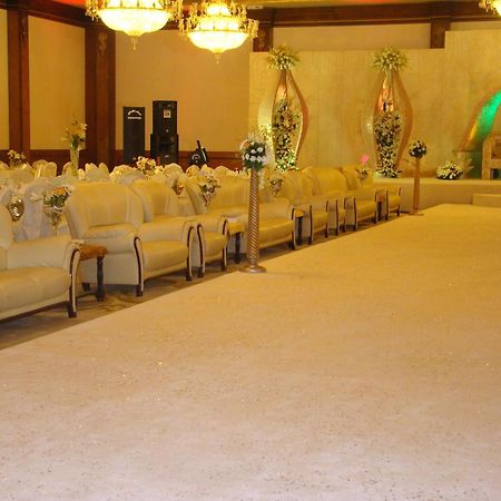 כוויית The Convention Center & Royal Suites Hotel מראה חיצוני תמונה