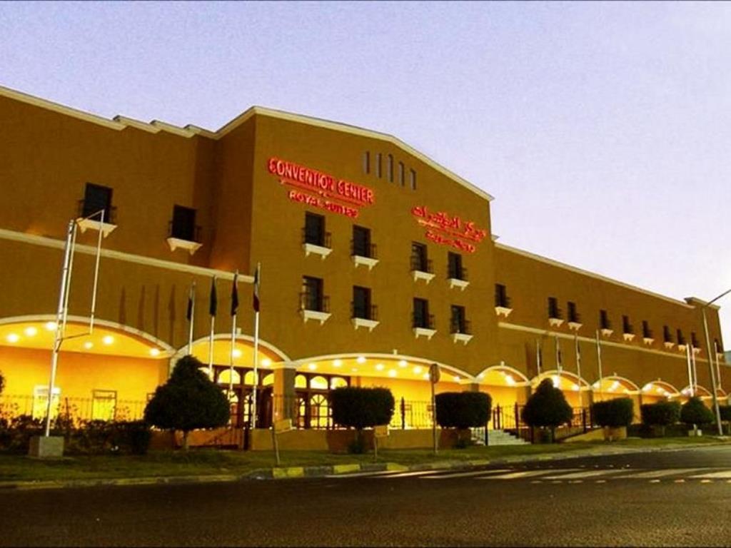 כוויית The Convention Center & Royal Suites Hotel מראה חיצוני תמונה