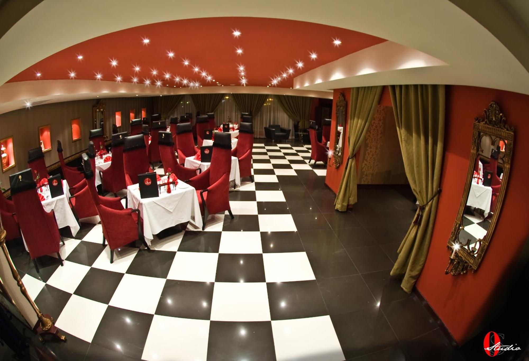 כוויית The Convention Center & Royal Suites Hotel מראה חיצוני תמונה