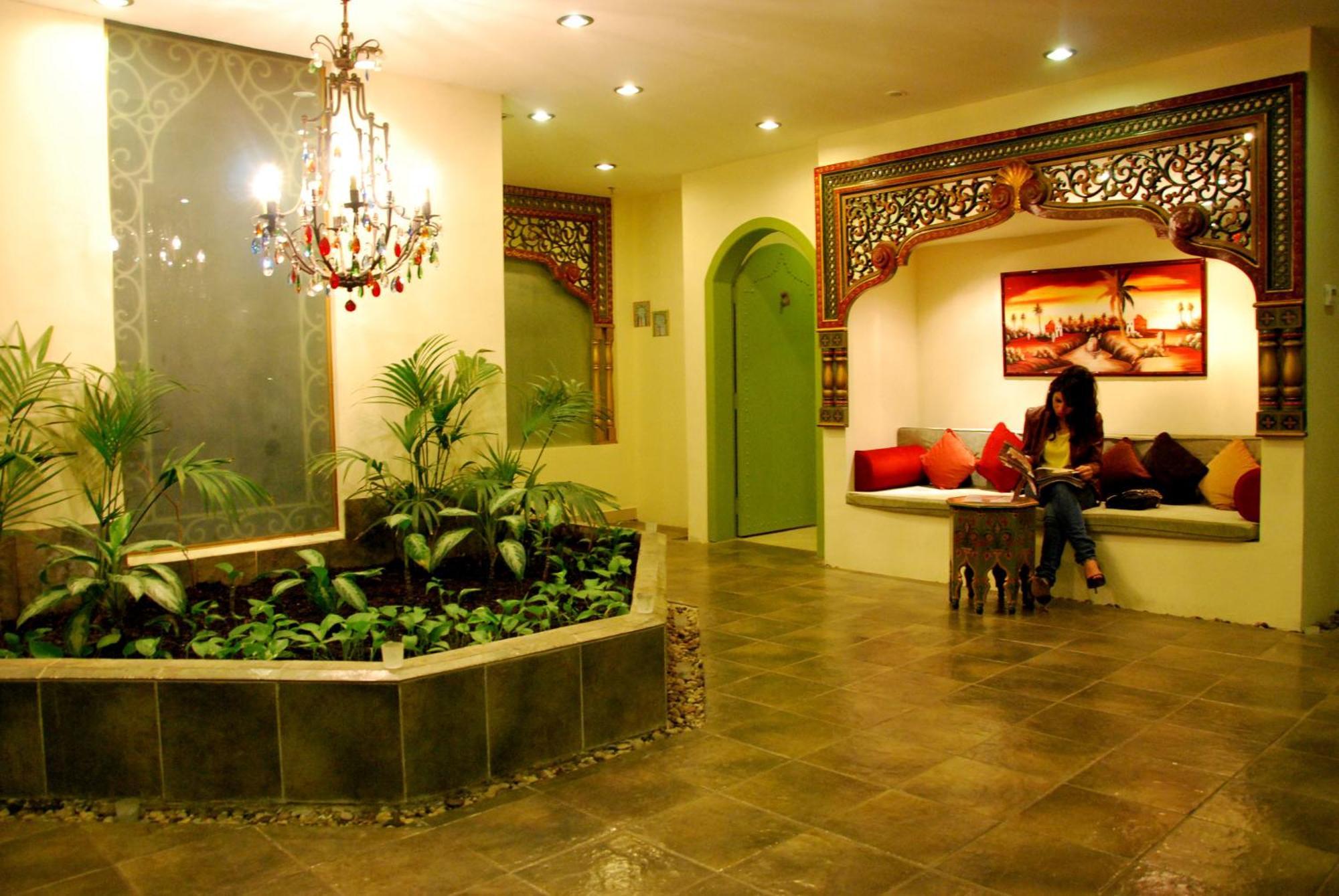 כוויית The Convention Center & Royal Suites Hotel מראה חיצוני תמונה