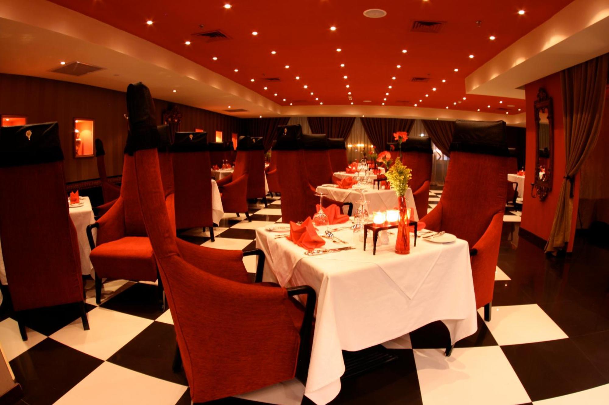 כוויית The Convention Center & Royal Suites Hotel מראה חיצוני תמונה