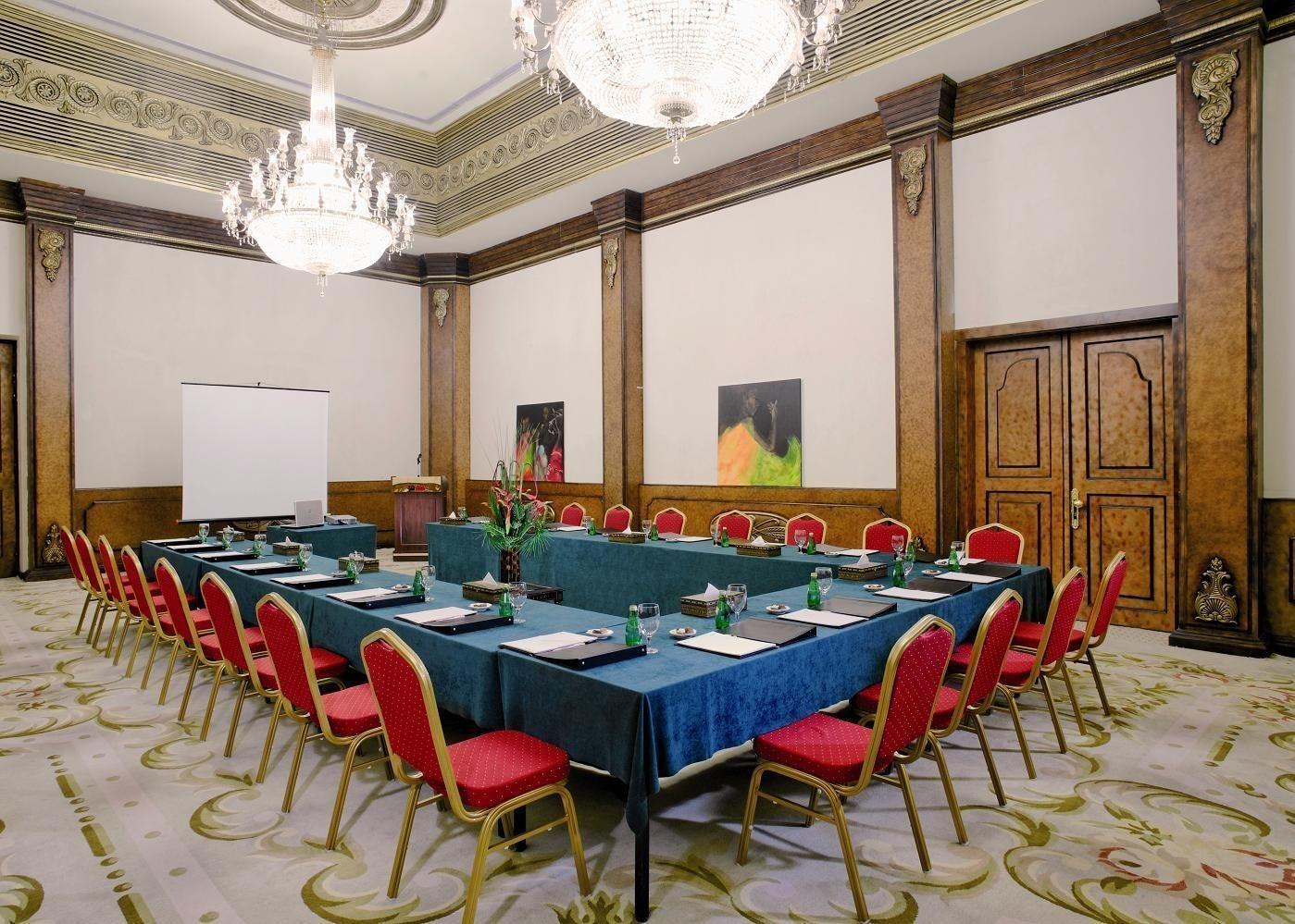 כוויית The Convention Center & Royal Suites Hotel מראה חיצוני תמונה
